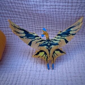 AVATAR WAY OF WATER KINDER SURPRISE JUMBO- James Cameron’s Avatar